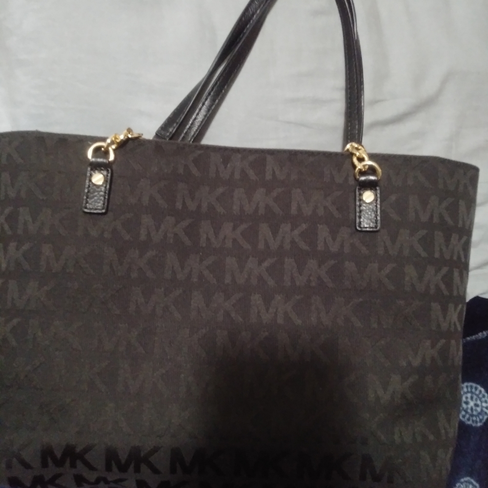 Aunthentic Michael kors bag